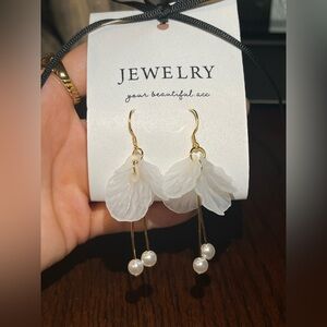 New 925 Silver Needle Earrings - Resin Petals - 14k gold plated